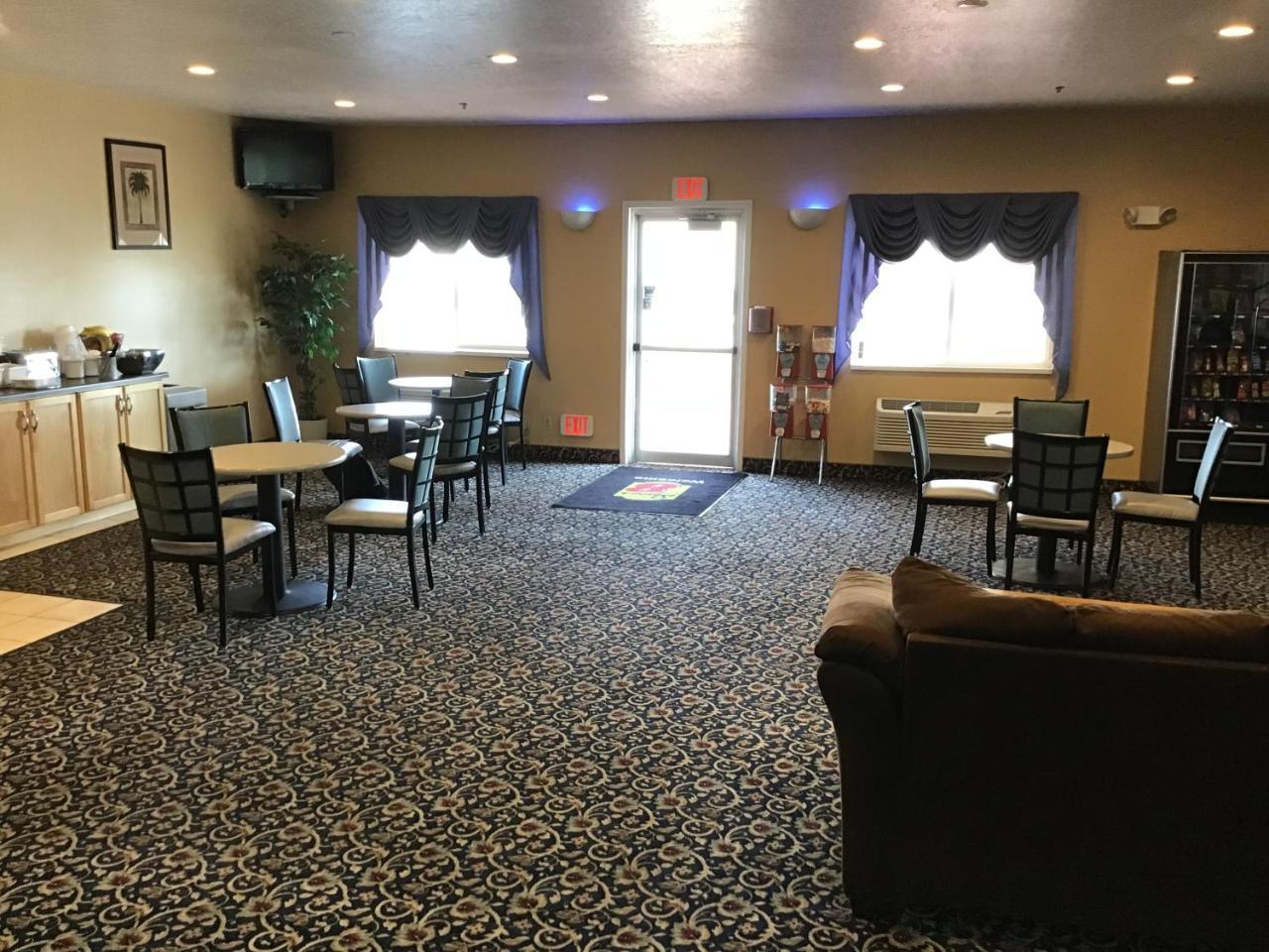 Super 8 By Wyndham Vernal Ut Екстериор снимка