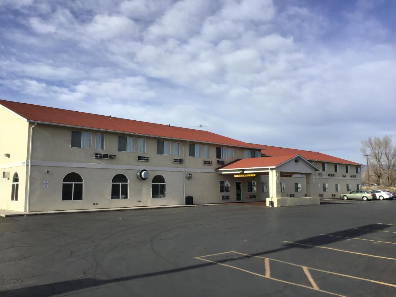 Super 8 By Wyndham Vernal Ut Екстериор снимка