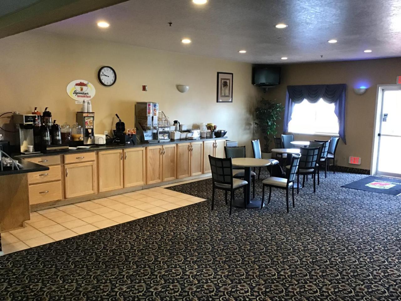 Super 8 By Wyndham Vernal Ut Екстериор снимка